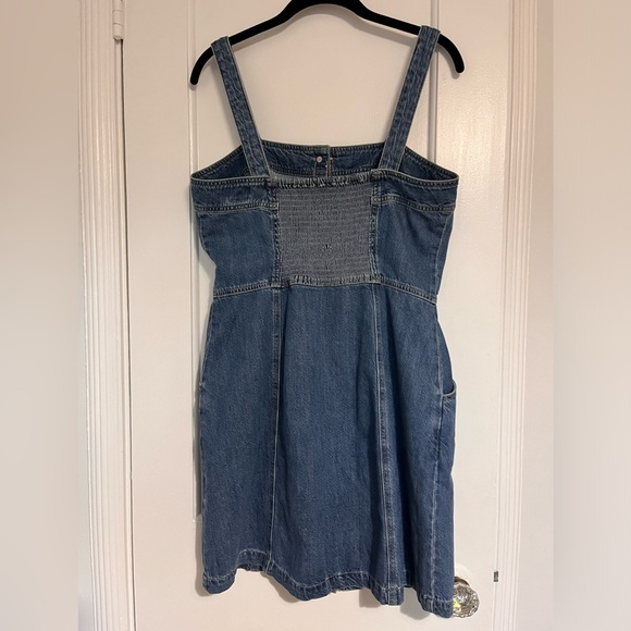 Levi Drea Dress - Picture 8 of 11